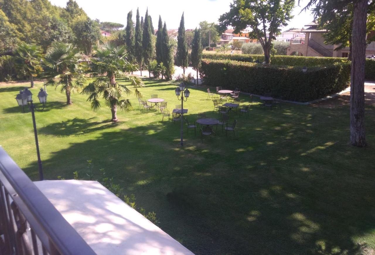 Hotel Assisi Parco Dei Cavalieri 페트리냐노 외부 사진